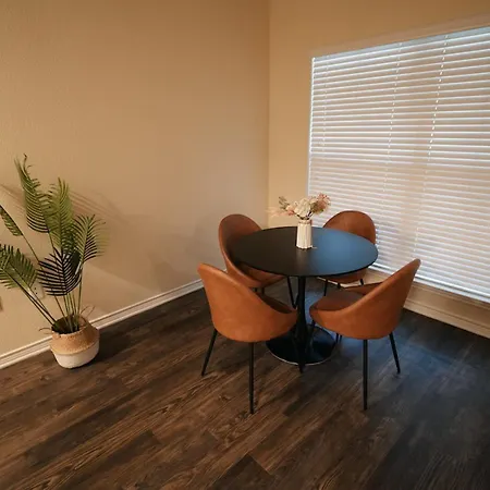 Charming 2 Bedroom, 2 Bath Apartment Austin Exterior photo
