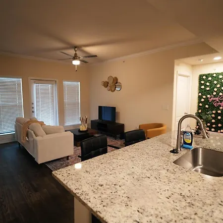 Charming 2 Bedroom, 2 Bath Apartment Austin Exterior photo