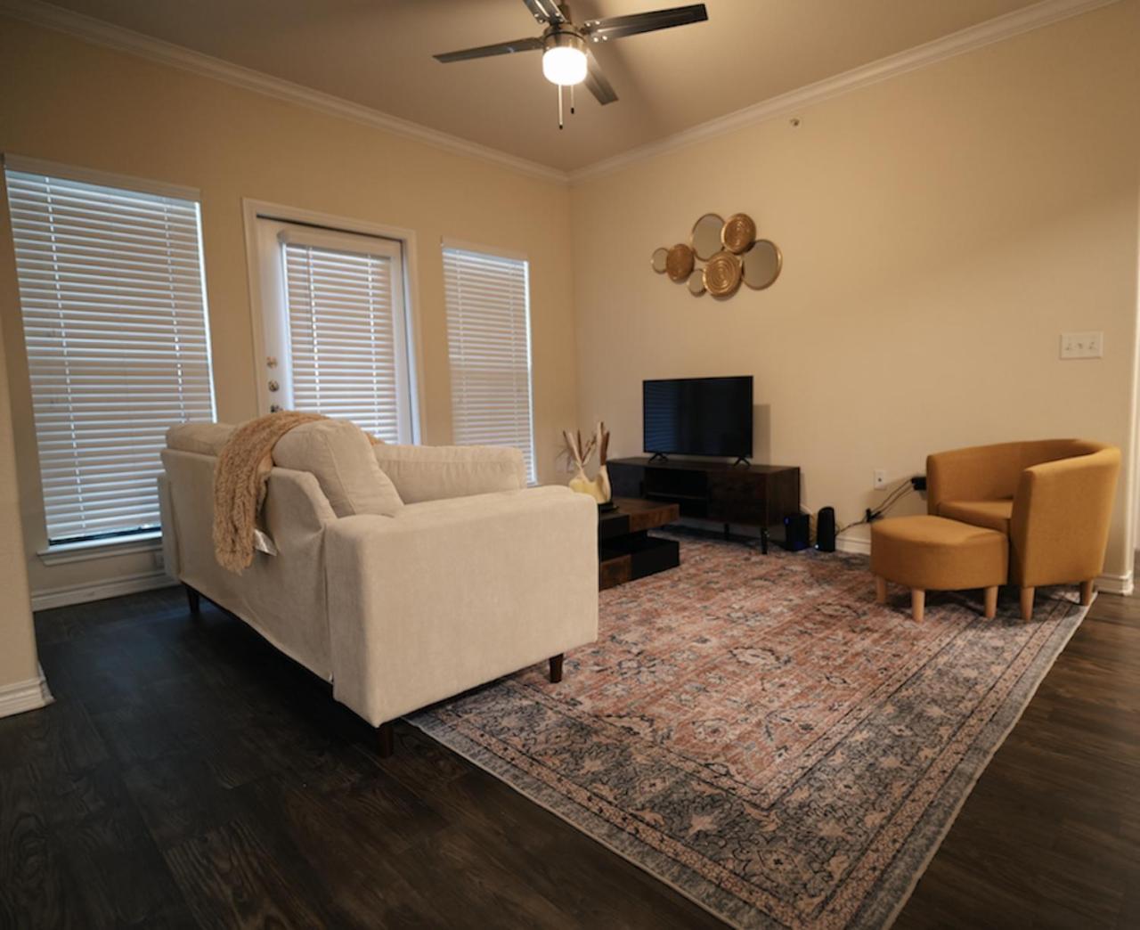 Charming 2 Bedroom, 2 Bath