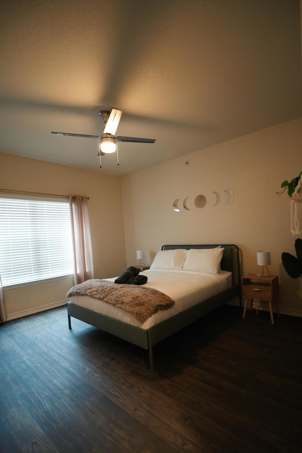 Appartement Charming 2 Bedroom, 2 Bath *